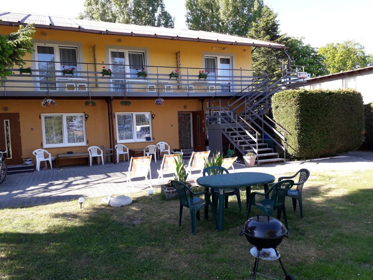 Bed and Breakfast Dom Joanna Дзивнув Экстерьер фото
